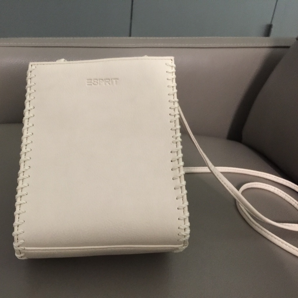ESPRIT cream colored shoulder bag w/magnetic snap closure